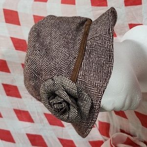 Classic Herringbone Wool Blend Newsboy Cap with Floral Detail